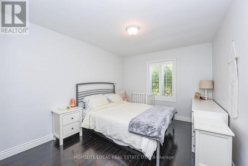 570 Exbury Crescent, Mississauga, ON - Indoor Photo Showing Bedroom