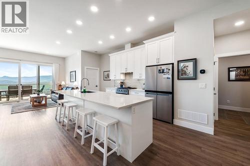 496 Silversage Place Unit# 2, Vernon, BC - Indoor Photo Showing Kitchen With Upgraded Kitchen