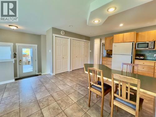 1556 Duncan Avenue E, Penticton, BC - Indoor Photo Showing Kitchen