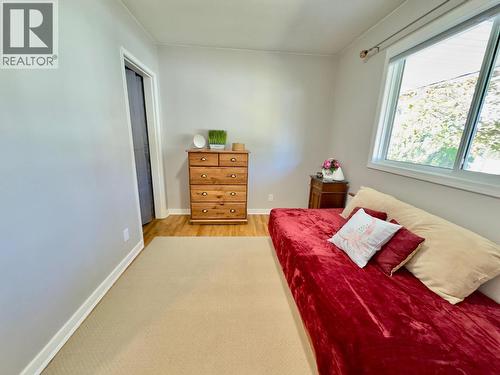 1556 Duncan Avenue E, Penticton, BC - Indoor Photo Showing Bedroom
