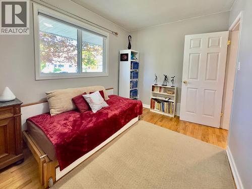 1556 Duncan Avenue E, Penticton, BC - Indoor Photo Showing Bedroom