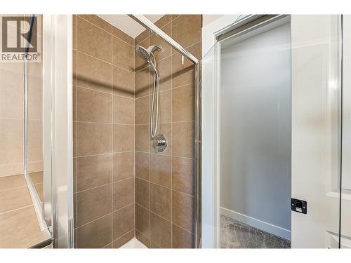 3205 Skyview Lane Unit# 205, West Kelowna, BC - Indoor Photo Showing Bathroom