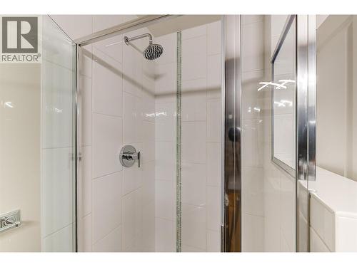 3205 Skyview Lane Unit# 205, West Kelowna, BC - Indoor Photo Showing Bathroom