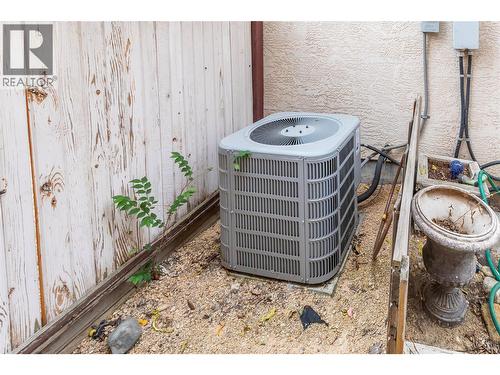 6973 Cummins Road, Vernon, BC - Indoor