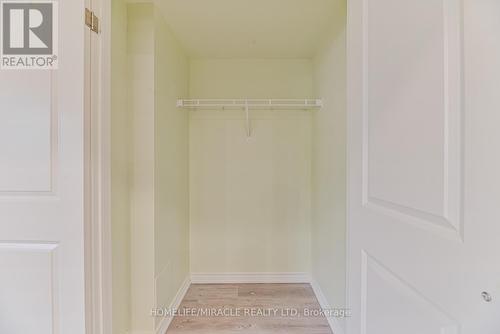 49 - 289 Chapel Hill Drive, Kitchener, ON - Indoor