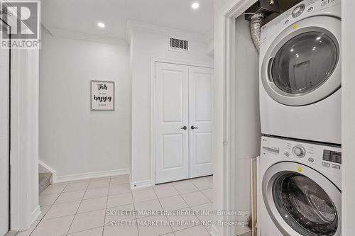2 Cornerbank Crescent, Whitchurch-Stouffville, ON - Indoor Photo Showing Laundry Room