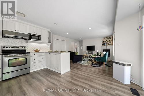 29 Northview Lane, Quinte West (Murray Ward), ON - Indoor Photo Showing Kitchen