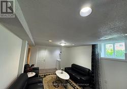 53 PARKSIDE DRIVE  Brampton, ON L6Y 3A1