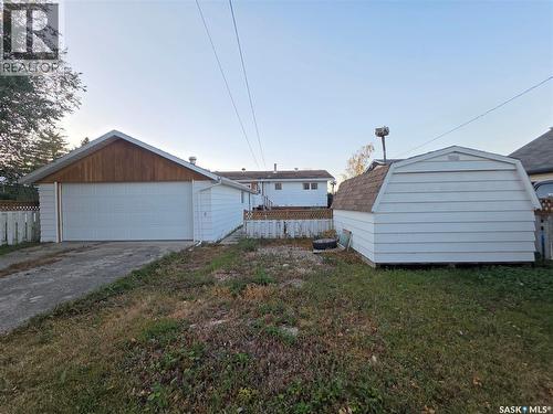 304 3Rd Street N, Cabri, SK - Outdoor