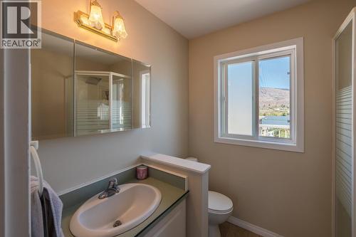 6764 Lakeside Drive, Oliver, BC - Indoor Photo Showing Bathroom