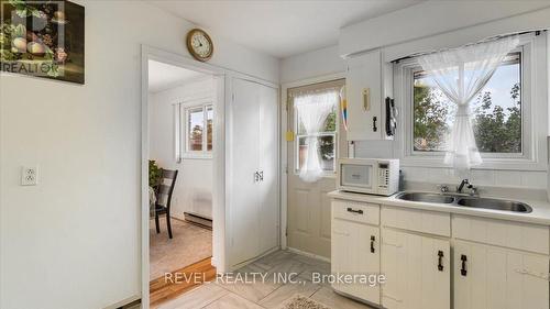 12 Chown Crescent, Belleville, ON - Indoor