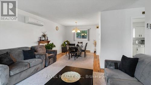 12 Chown Crescent, Belleville, ON - Indoor Photo Showing Living Room