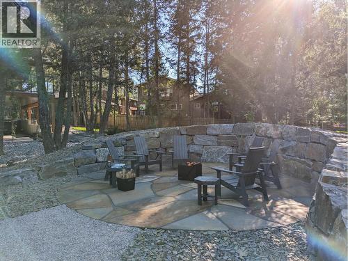 4881 Pedley Heights Court, Windermere, BC - Outdoor