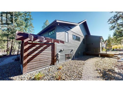 4881 Pedley Heights Court, Windermere, BC - Outdoor