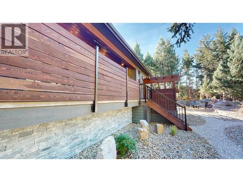 4881 Pedley Heights Court, Windermere, BC - Outdoor
