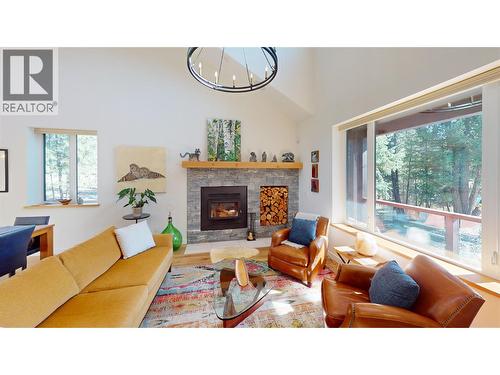 4881 Pedley Heights Court, Windermere, BC - Indoor Photo Showing Living Room With Fireplace