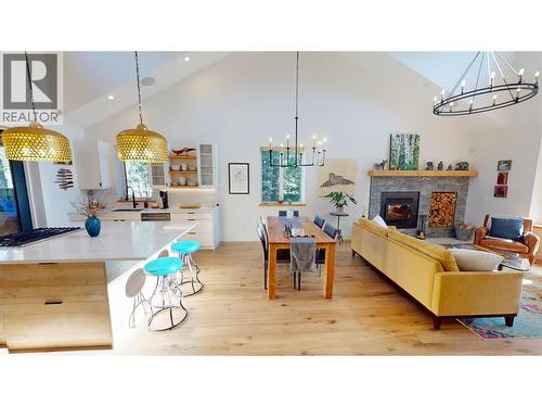 4881 Pedley Heights Court, Windermere, BC - Indoor With Fireplace