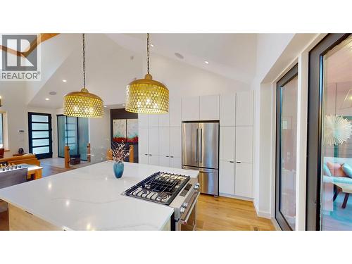 4881 Pedley Heights Court, Windermere, BC - Indoor Photo Showing Kitchen With Upgraded Kitchen