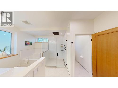 4881 Pedley Heights Court, Windermere, BC - Indoor