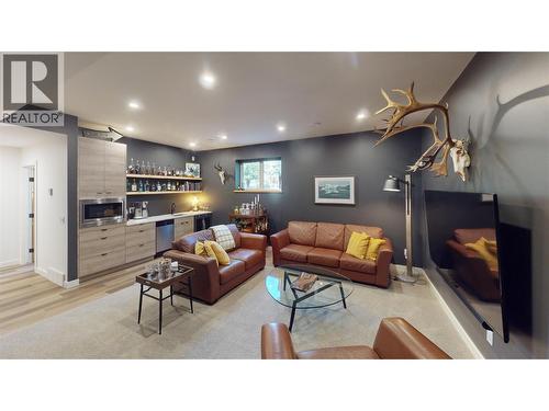 4881 Pedley Heights Court, Windermere, BC - Indoor