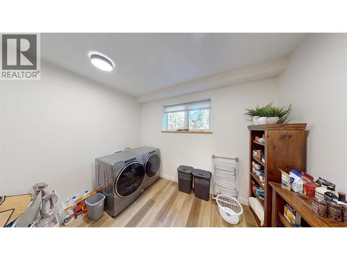 4881 Pedley Heights Court, Windermere, BC - Indoor