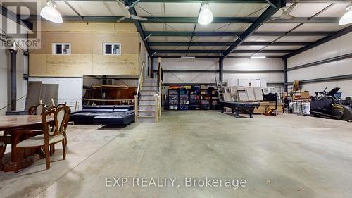 24762 Weirs Side Road, Georgina, ON - Indoor Photo Showing Garage