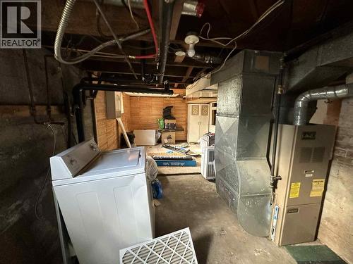 515 Sayward Avenue, Salmo, BC - Indoor Photo Showing Laundry Room