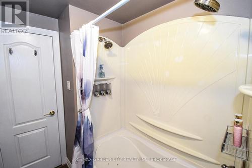37 - 185 Denistoun Street, Welland (Broadway), ON - Indoor Photo Showing Bathroom