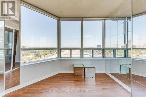 1415 - 135 Hillcrest Avenue, Mississauga, ON - Indoor Photo Showing Other Room