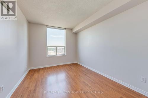 1415 - 135 Hillcrest Avenue, Mississauga, ON - Indoor Photo Showing Other Room