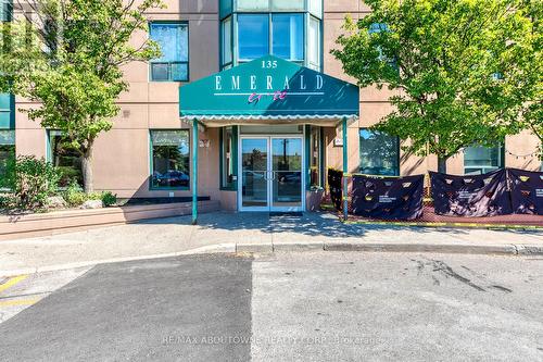 1415 - 135 Hillcrest Avenue, Mississauga, ON - Outdoor