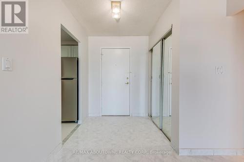 1415 - 135 Hillcrest Avenue, Mississauga, ON - Indoor Photo Showing Other Room