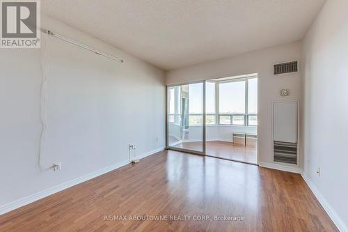 1415 - 135 Hillcrest Avenue, Mississauga, ON - Indoor Photo Showing Other Room