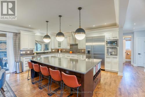 463 Lockmaster Crescent, Ottawa, ON - Indoor Photo Showing Kitchen With Upgraded Kitchen