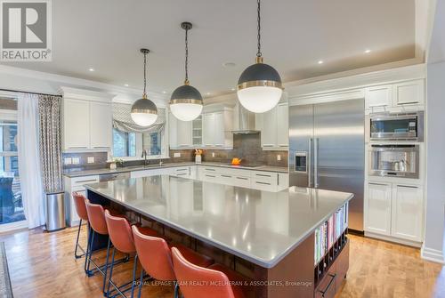 463 Lockmaster Crescent, Ottawa, ON - Indoor Photo Showing Kitchen With Upgraded Kitchen