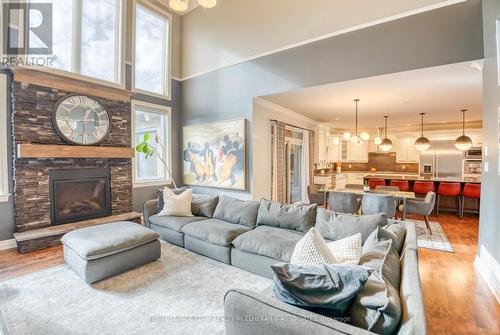 463 Lockmaster Crescent, Ottawa, ON - Indoor Photo Showing Living Room With Fireplace