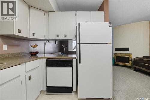 6934 Blakeney Drive, Regina, SK - Indoor Photo Showing Kitchen