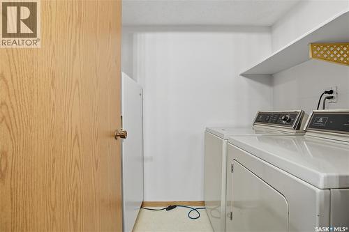 6934 Blakeney Drive, Regina, SK - Indoor Photo Showing Laundry Room