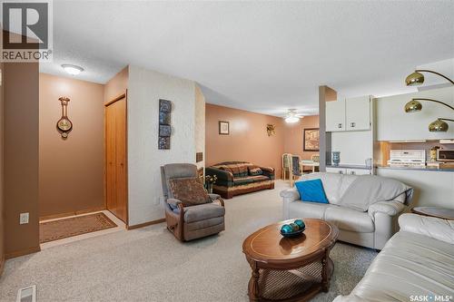 6934 Blakeney Drive, Regina, SK - Indoor Photo Showing Living Room