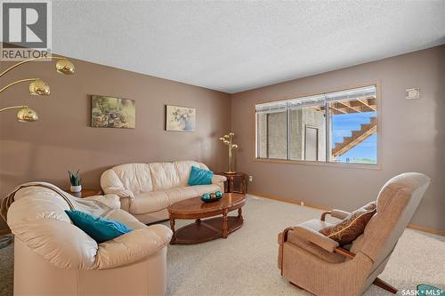 6934 Blakeney Drive, Regina, SK - Indoor Photo Showing Living Room