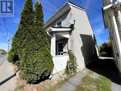 157-159 Centre Street N, Greater Napanee (Greater Napanee), ON - Outdoor