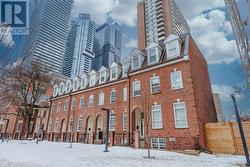 21 ISABELLA STREET  Toronto, ON M4Y 1M7