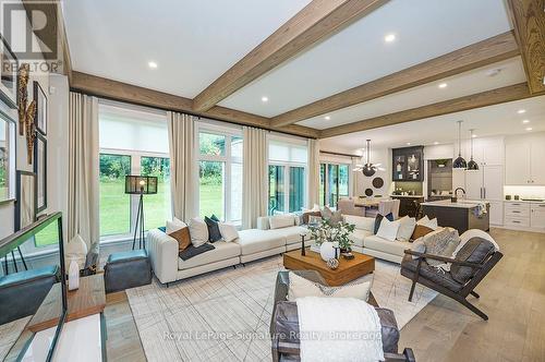 106 Dorothy Drive, Blue Mountains, ON - Indoor Photo Showing Living Room