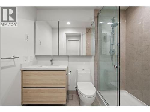 238 Leon Avenue Unit# 1704, Kelowna, BC - Indoor Photo Showing Bathroom