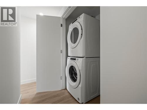238 Leon Avenue Unit# 1704, Kelowna, BC - Indoor Photo Showing Laundry Room