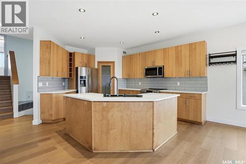 2106 Laurier Crescent E, Regina, SK - Indoor Photo Showing Kitchen