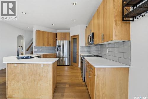 2106 Laurier Crescent E, Regina, SK - Indoor Photo Showing Kitchen With Stainless Steel Kitchen