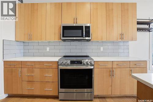 2106 Laurier Crescent E, Regina, SK - Indoor Photo Showing Kitchen
