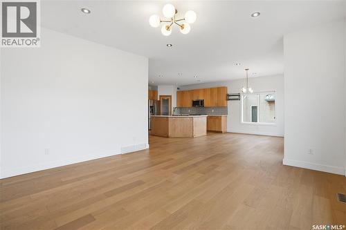 2106 Laurier Crescent E, Regina, SK - Indoor Photo Showing Kitchen