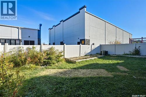 2106 Laurier Crescent E, Regina, SK - Outdoor